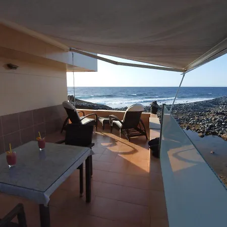 Apartment Sunrise Directly At The Sea *