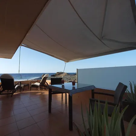 Sunrise Directly At The Sea Apartment *