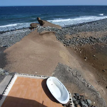 Sunrise Directly At The Sea 아파트 *