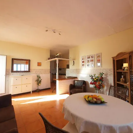 아파트 Sunrise Directly At The Sea