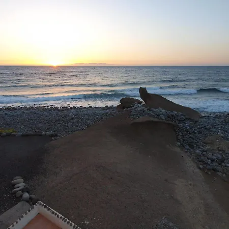 아파트 Sunrise Directly At The Sea