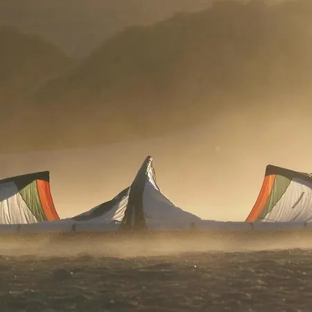 Sunrise Directly At The Sea 아파트 La Mareta