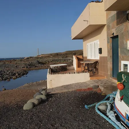 Sunrise Directly At The Sea 아파트 *